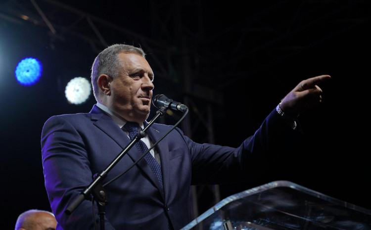 Najveći galamdžija u javnom prostoru Milorad Dodik najavljuje novi Zakon o sprječavanju jezika mržnje Najveći galamdžija u javnom prostoru Milorad Dodik najavljuje novi Zakon o sprječavanju jezika mržnje