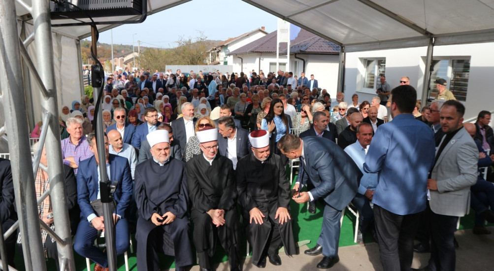 U Međunarodnom forumu solidarnosti "Emmaus": Otvoren Centar za starija lica "Hatidža Mehmedović" U Međunarodnom forumu solidarnosti "Emmaus": Otvoren Centar za starija lica "Hatidža Mehmedović"