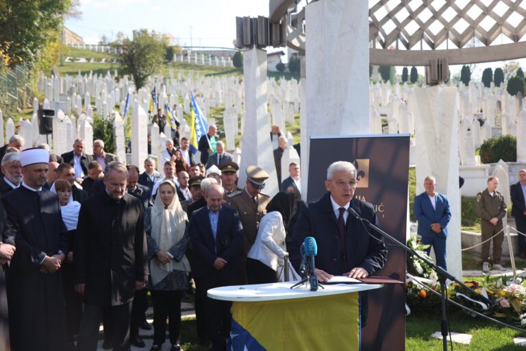 Džaferović: Alija Izetbegović bio je najznačajnija ličnost u novijoj bh. historiji Džaferović: Alija Izetbegović bio je najznačajnija ličnost u novijoj bh. historiji