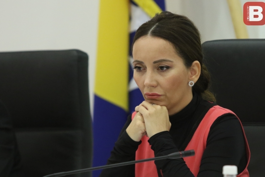 ZBOG UGROŽENE SIGURNOSTI: Članica CIK-a BiH dobila policijsku zaštitu ZBOG UGROŽENE SIGURNOSTI: Članica CIK-a BiH dobila policijsku zaštitu