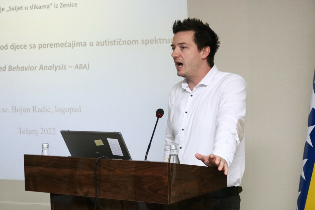 U Tešnju održan prvi naučno-stručni seminar "PODRŠKA DJECI S TEŠKOĆAMA U RAZVOJU" U Tešnju održan prvi naučno-stručni seminar "PODRŠKA DJECI S TEŠKOĆAMA U RAZVOJU"