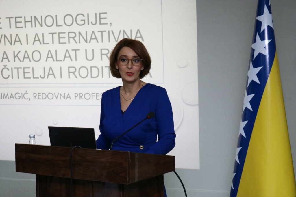 U Tešnju održan prvi naučno-stručni seminar "PODRŠKA DJECI S TEŠKOĆAMA U RAZVOJU" U Tešnju održan prvi naučno-stručni seminar "PODRŠKA DJECI S TEŠKOĆAMA U RAZVOJU"