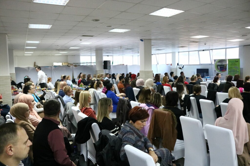 U Tešnju održan prvi naučno-stručni seminar "PODRŠKA DJECI S TEŠKOĆAMA U RAZVOJU" U Tešnju održan prvi naučno-stručni seminar "PODRŠKA DJECI S TEŠKOĆAMA U RAZVOJU"