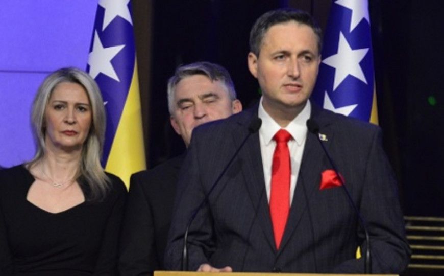 Bećirović čestitao Dan državnosti BiH: Moramo se svi pokrenuti u pravcu izgradnje mira Bećirović čestitao Dan državnosti BiH: Moramo se svi pokrenuti u pravcu izgradnje mira