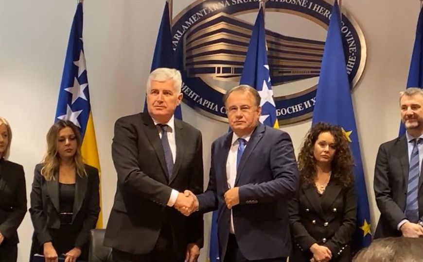 Potpisan sporazum Osmorke i HDZ-a: SDA ide u opoziciju Potpisan sporazum Osmorke i HDZ-a: SDA ide u opoziciju