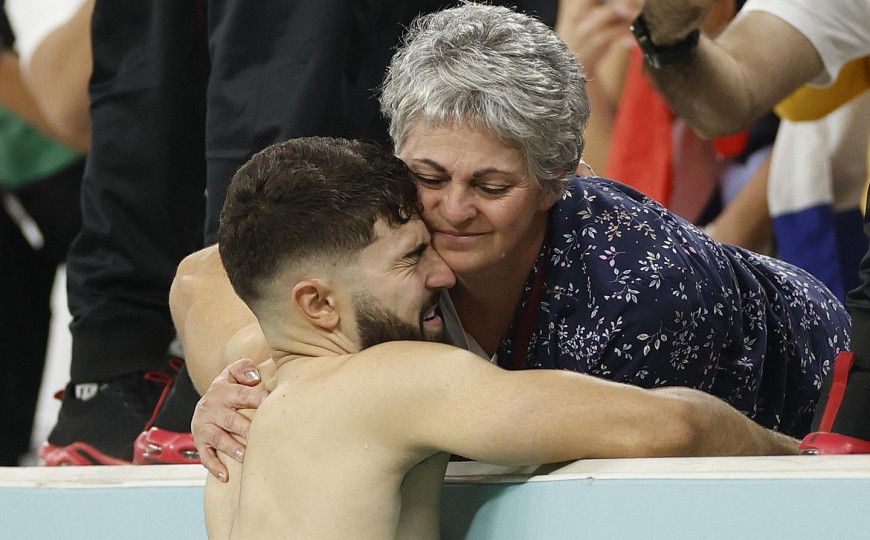 Gvardiol oduševio javnost: Bio je junak Hrvatske, spasio je čist gol, a nakon meča je otrčao mami u zagrljaj Gvardiol oduševio javnost: Bio je junak Hrvatske, spasio je čist gol, a nakon meča je otrčao mami u zagrljaj