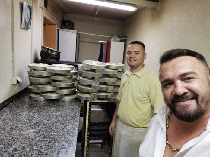 VLASNIK PEKARE U BIH: “NEĆU DIZATI CIJENU HLJEBA, SMATRAM DA TO NIJE POTREBNO”. VLASNIK PEKARE U BIH: “NEĆU DIZATI CIJENU HLJEBA, SMATRAM DA TO NIJE POTREBNO”.