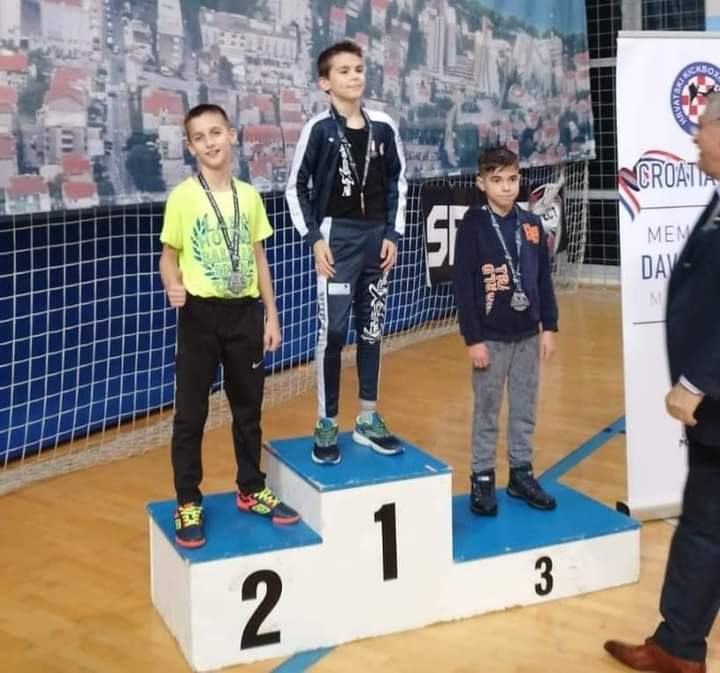 CENTAR BORILAČKIH SPORTOVA IZ TEŠNJA DONIO NOVE TRI MEDALJE CENTAR BORILAČKIH SPORTOVA IZ TEŠNJA DONIO NOVE TRI MEDALJE