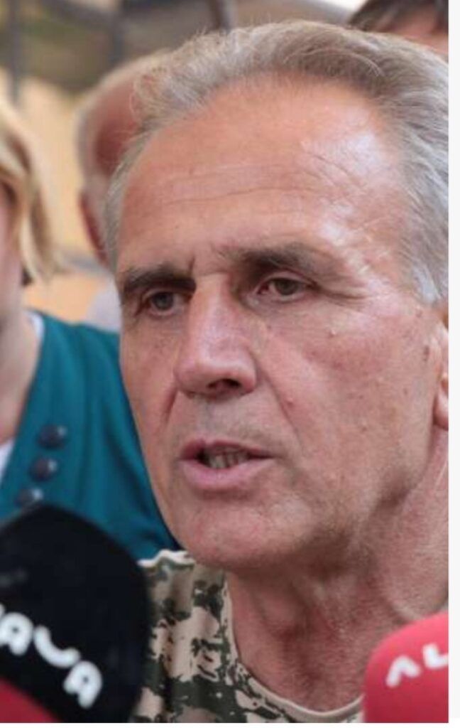 <strong>BORAČKA BURA U ZDK: Rat u DF-u zbog ministra, moguće i spaljivanje članskih knjižica</strong> <strong>BORAČKA BURA U ZDK: Rat u DF-u zbog ministra, moguće i spaljivanje članskih knjižica</strong>
