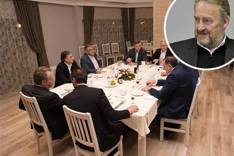 SDP fotografijom podsjetio Izetbegovića da je i on pregovarao u kafanama: Ima života i u opoziciji SDP fotografijom podsjetio Izetbegovića da je i on pregovarao u kafanama: Ima života i u opoziciji
