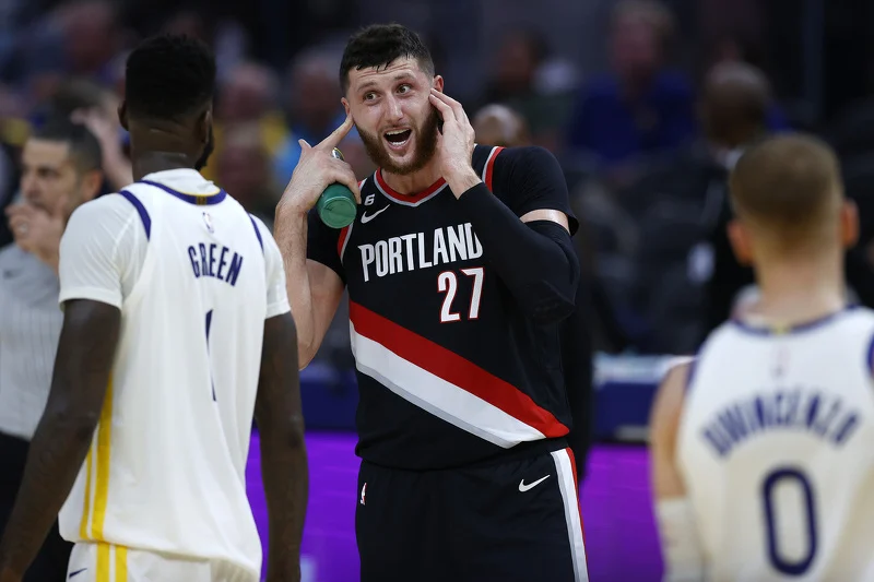 Nurkić objavio fotografiju posebnog modela tena, posvećene su žrtvama srebreničkog genocida Nurkić objavio fotografiju posebnog modela tena, posvećene su žrtvama srebreničkog genocida