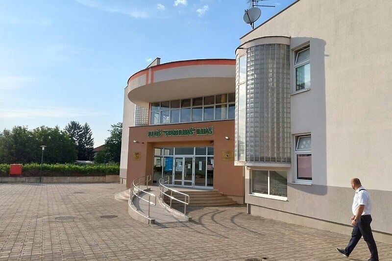 Novi slučaj pedofilije u sarajevskoj školi? Priveden nastavnik u Ilijašu Novi slučaj pedofilije u sarajevskoj školi? Priveden nastavnik u Ilijašu