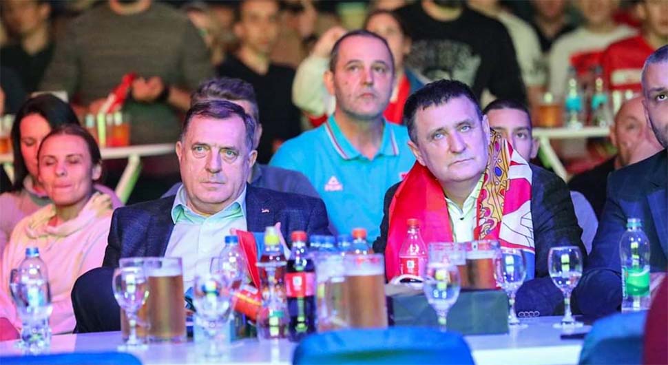 Dodik i Đajić u Boriku čekali pobjedu Srbije… Dodik i Đajić u Boriku čekali pobjedu Srbije…