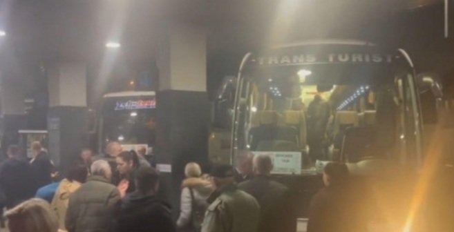 Tužni prizori iz BiH: Za jednu noć u Njemačku otišlo čak 7 autobusa