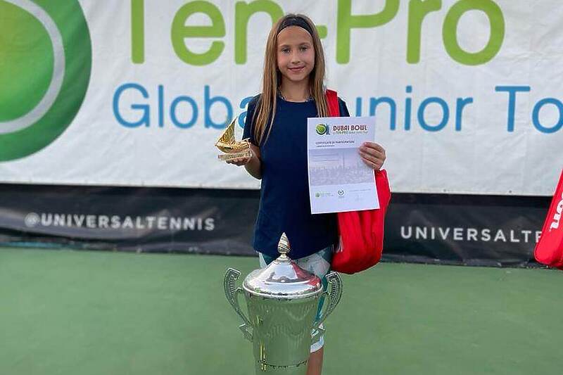 BiH ima teniskog dragulja! Amajla Kadrić osvojila titulu na elitnom U10 turniru u Dubaiju