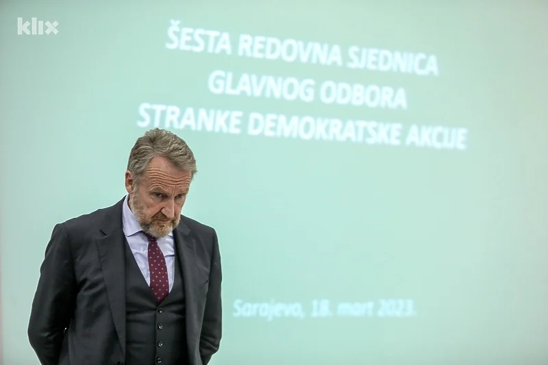 Izetbegović povezao oca sa sankcijama i suprugom: Moj babo je jedini zaustavljao Titova etnička čišćenja