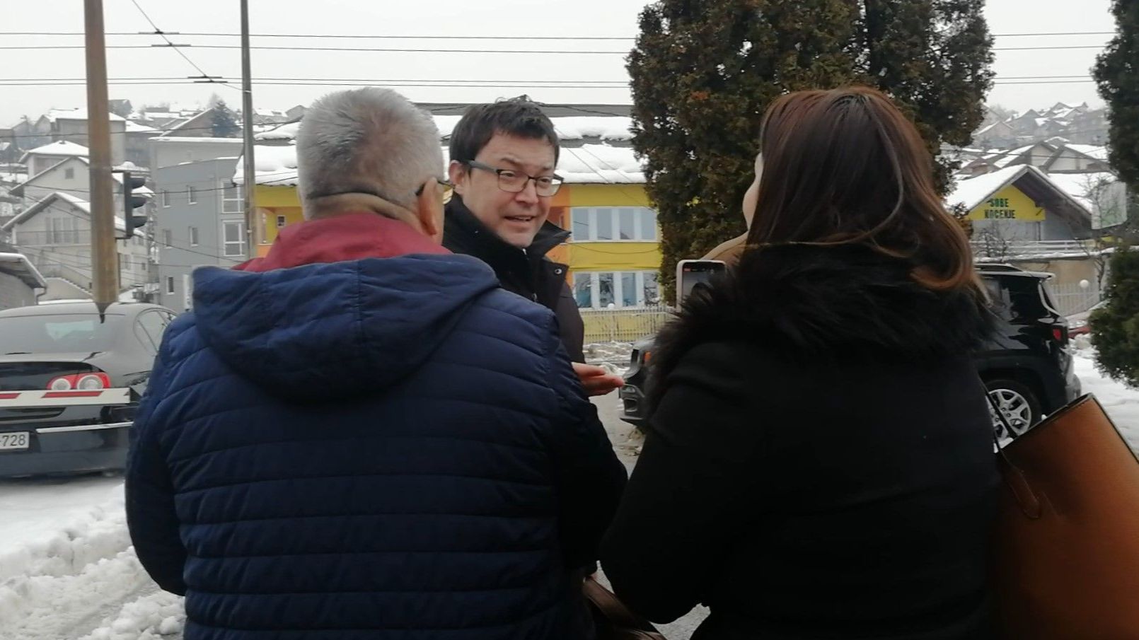 Video / Haos ispred Suda: Hasan Dupovac i advokat Ermin Gačanović provocirali Muriza Memića, Ifeta Ferageta i Arijanu Memić