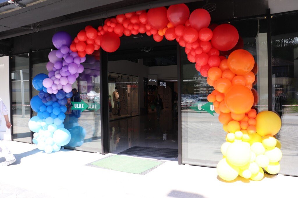 FOTO: Otvorenje tržnog centra Mega Mall