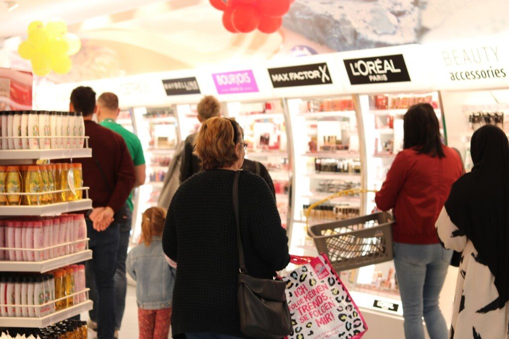 FOTO: Otvorenje tržnog centra Mega Mall