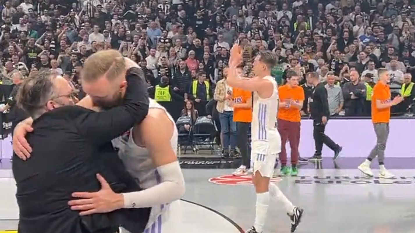 Navijači Partizana ustali i aplauzima nagradili Musu i Hezonju