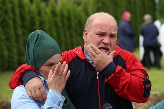 Klanjana dženaza u Bratuncu, ukopano šest žrtava