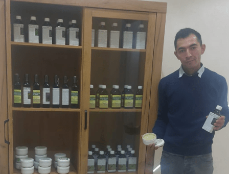 Iki Šimić iz Brčkog, nakon operacije kuka, inficirala se rana: GNOJNU RANU SMIRILA SAM „MAJČINOM KREMOM“, A MOJ SIN ANTO PSORIJAZU Iki Šimić iz Brčkog, nakon operacije kuka, inficirala se rana: GNOJNU RANU SMIRILA SAM „MAJČINOM KREMOM“, A MOJ SIN ANTO PSORIJAZU