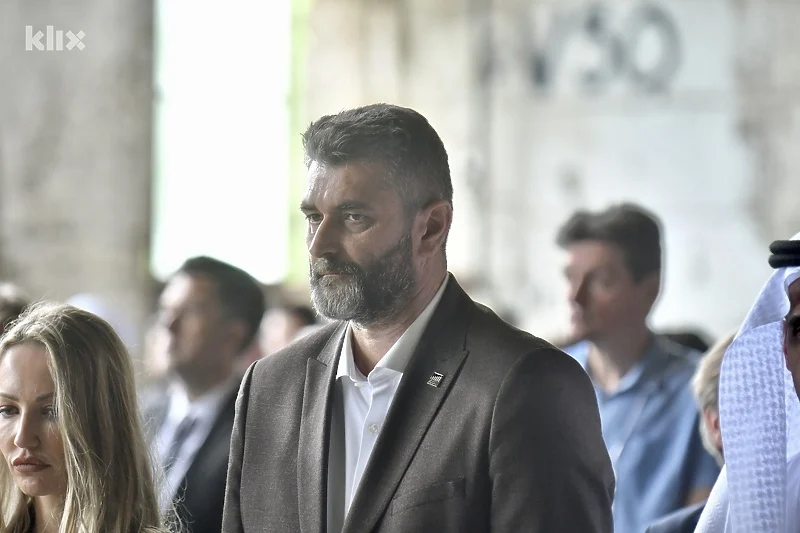 Emir Suljagić pozvao na trajni prekid komunikacije institucija s Dodikom