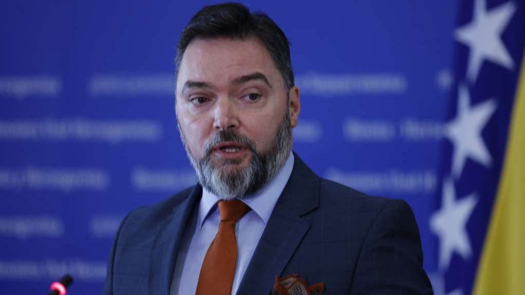Košarac o posjeti Bećirovića i Komšića Ukrajini: Posebno je gadljivo pojavljivanje sa obilježjima Armije BiH