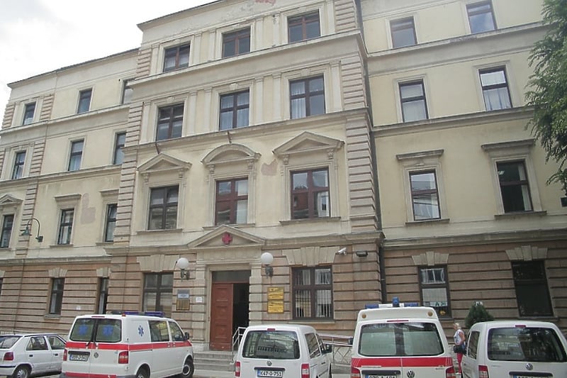 U Domu zdravlja KS otkriveno osam radnika s lažnim diplomama izdatim u Sarajevu i Tuzli