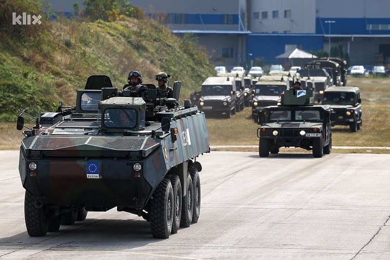 Pogledajte EUFOR-ovu vježbu u bazi Butmir kod Sarajeva: Korišteni transporteri, ali i letjelice Pogledajte EUFOR-ovu vježbu u bazi Butmir kod Sarajeva: Korišteni transporteri, ali i letjelice