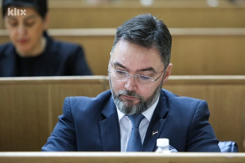 Košarac će zatražiti sastanak s OSA-om zbog Helezove izjave o Dodiku i bijegu iz BiH