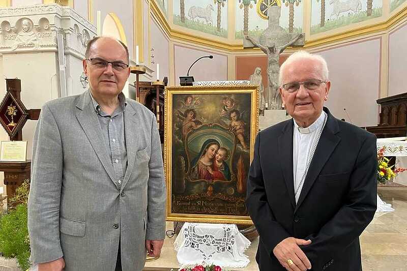Nakon prvobitnog otkaza Schmidt posjetio Banju Luku, sastao se s biskupom Komaricom