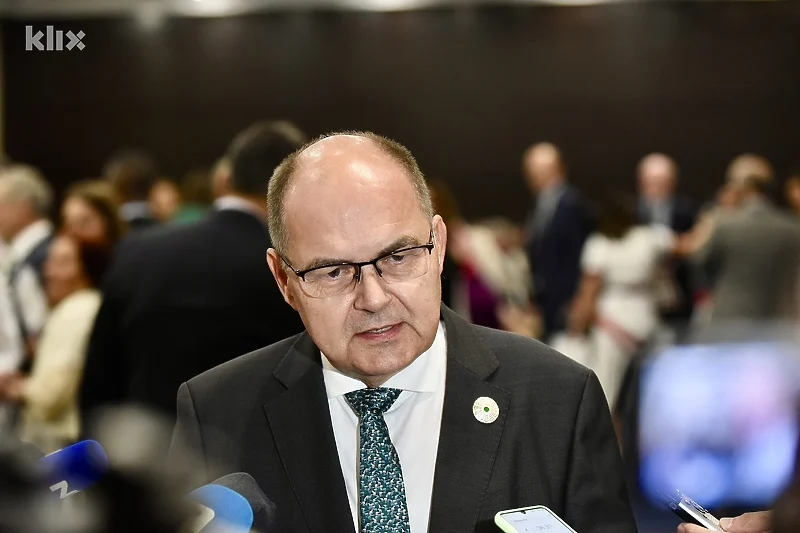Christian Schmidt će danas donijeti odluku o proširenju nadležnosti Memorijalnog centra Potočari