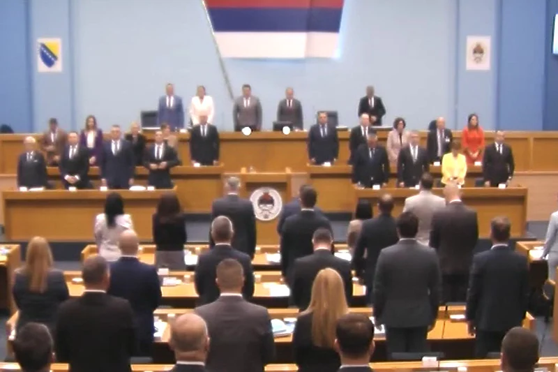 Poslanici NSRS-a minutom šutnje odali počast "nevino ubijenim Srbima na Kosovu"