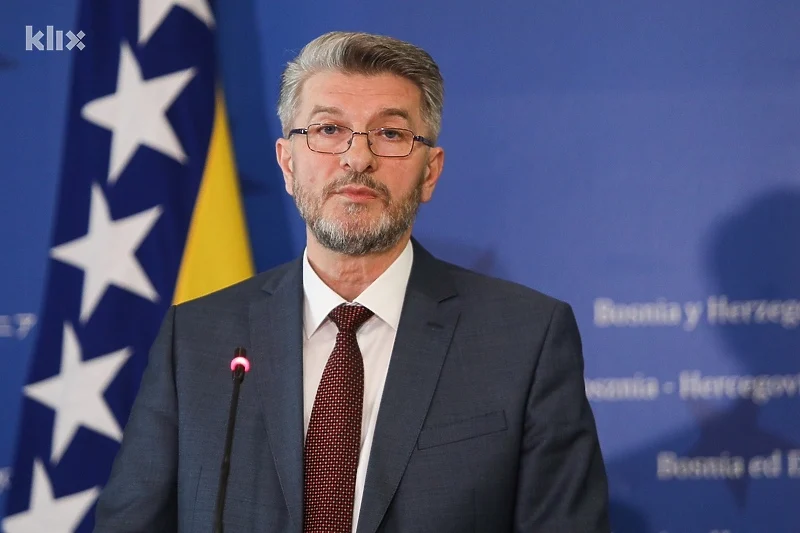 Mehmedović nakon odbijanja kandidature za predsjednika SDA: Neprikosnoveni Bakir je ovo i najavio