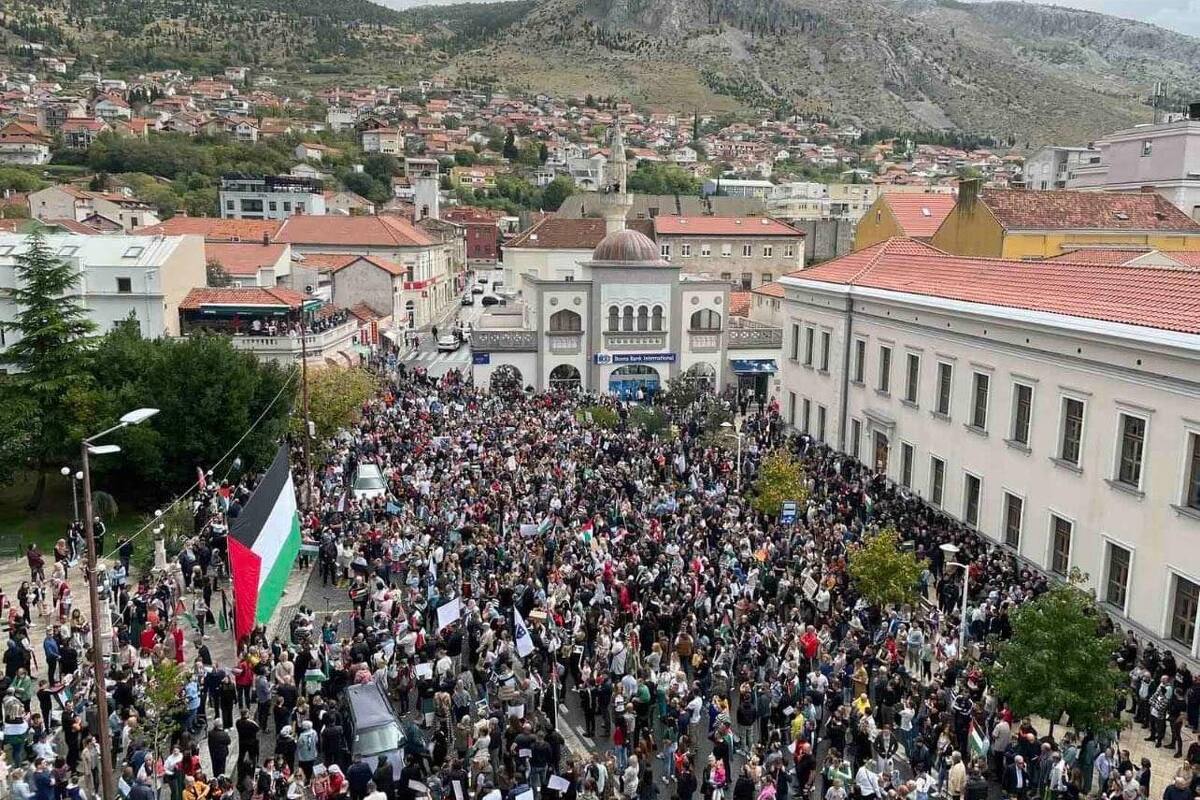 Uprkos Kordićevoj zabrani, stotine Mostaraca izašlo na proteste podrške Palestincima