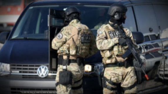 SIPA i OSA u akciji "Racija": Tristo policajaca pretresa migrantski centar u Blažuju