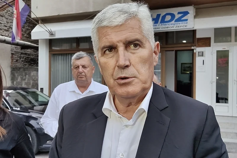 Čović o "osipanju" HDZ-a: Bit će još tih izlazaka, svaka tri dana nas obavijeste