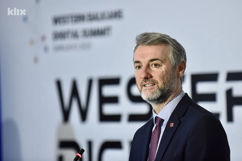 Građani FBiH od polovine 2024. godine neće morati donositi CIPS potvrde u banke