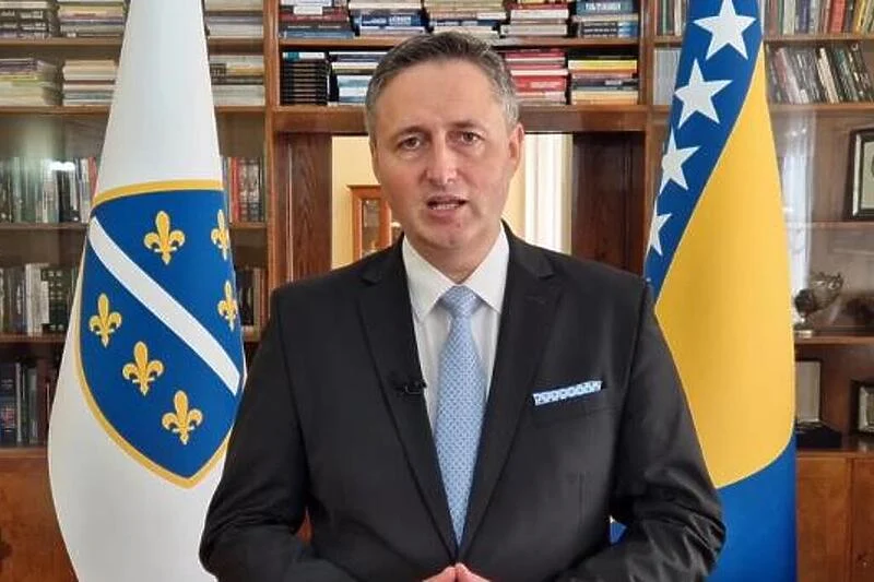 Bećirović: Dosta je Dodikovih laži i obmana, državna imovina pripada Bosni i Hercegovini