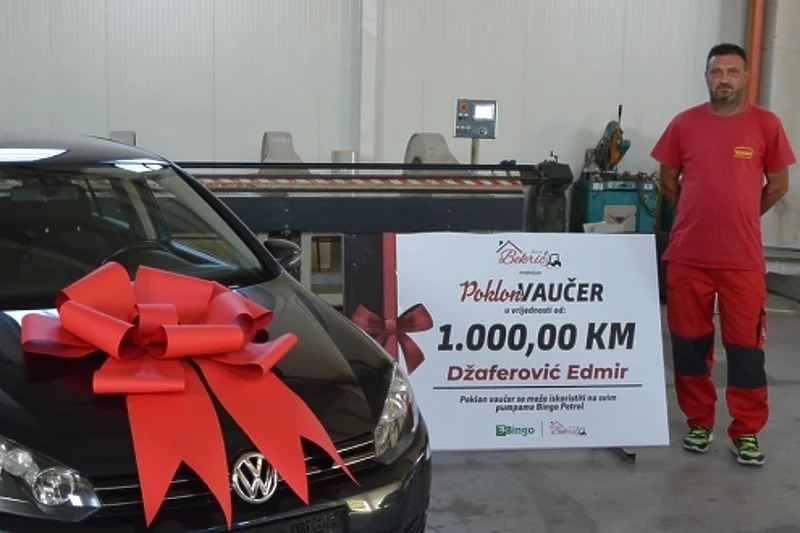 Vlasnik firme u Srebreniku poklonio uposleniku automobil za doprinos firmi