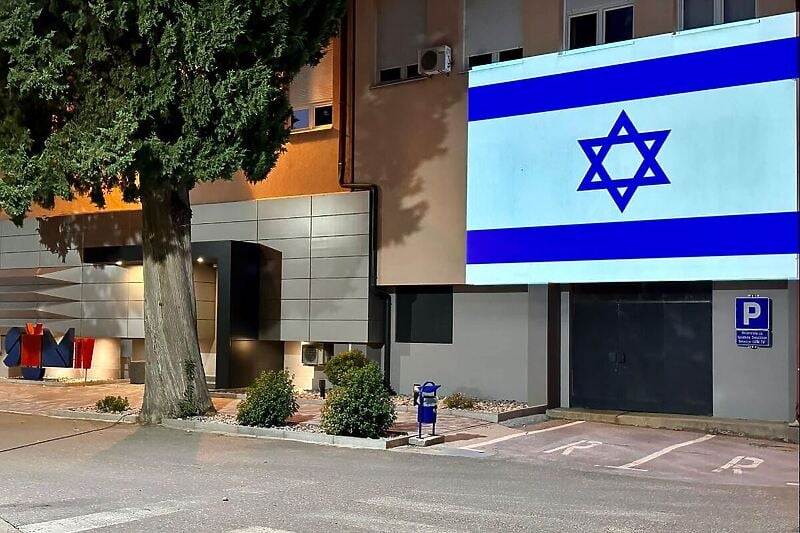 Sveučilište u Mostaru na zgradi istaklo zastavu Izraela