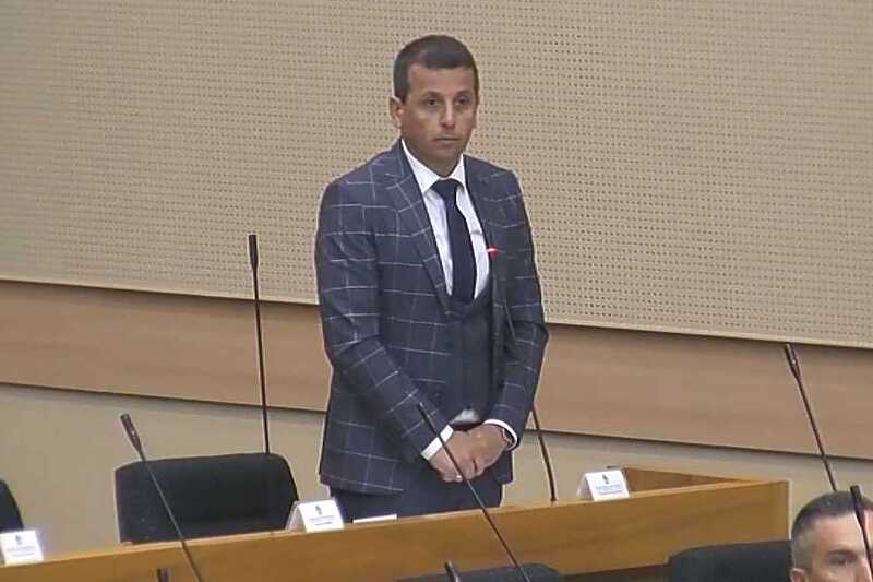 Vukanović na sjednici NSRS-a održao minutu šutnje za Palestince