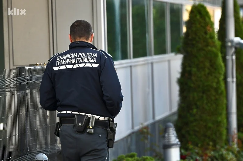 Granični policajci dobili po pola godine zatvora jer su uzeli mito od 100 eura