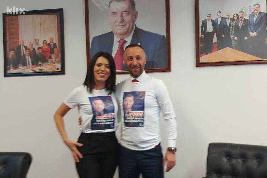 SNSD-ovi parlamentarci se pojavili u majicama s Dodikovim likom: "Ne znaju šta napadaju"