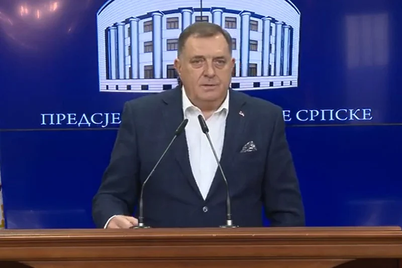 Dodik govorio o smjeni Heleza pa reisa optužio da pokriva paradžemate