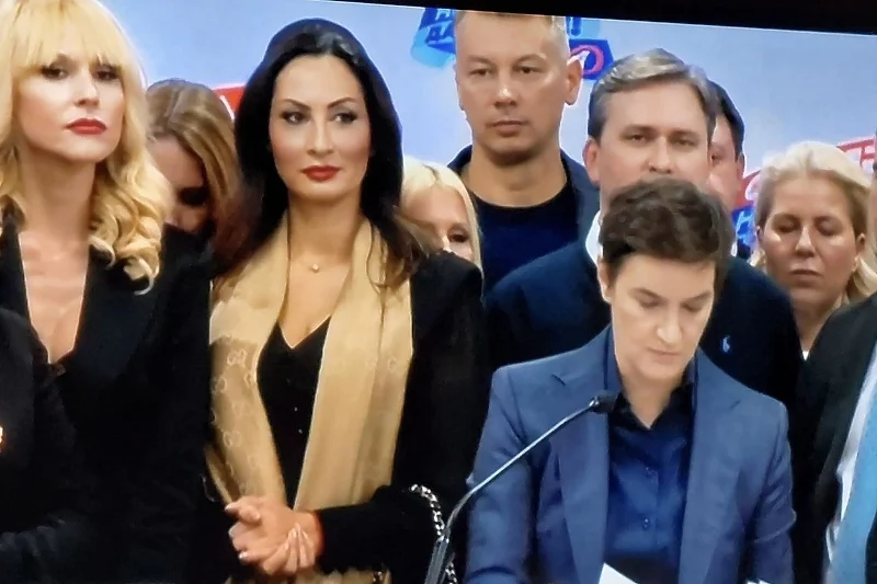 Nevjerovatne scene iz Beograda: Ministar sigurnosti BiH Nenad Nešić u štabu Vučićeve stranke