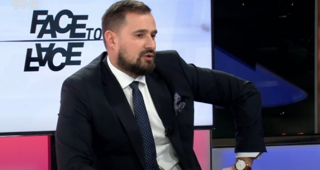 Fikret Hodžić kod Hadžifejzovića priznao: “Ja sam dobio pet godina zatvora." Fikret Hodžić kod Hadžifejzovića priznao: “Ja sam dobio pet godina zatvora."