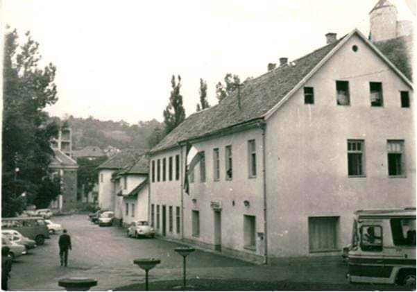 Ovdje se nalazila prva apoteka u Tešnju 1892. godine (FOTO) Ovdje se nalazila prva apoteka u Tešnju 1892. godine (FOTO)