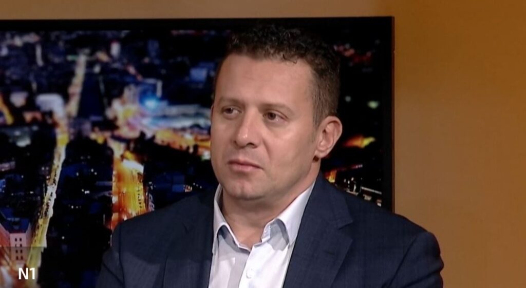 Spahić: Sutra će biti proglašena epidemija morbila, otvaraju se dva punkta za vakcinaciju djece Spahić: Sutra će biti proglašena epidemija morbila, otvaraju se dva punkta za vakcinaciju djece